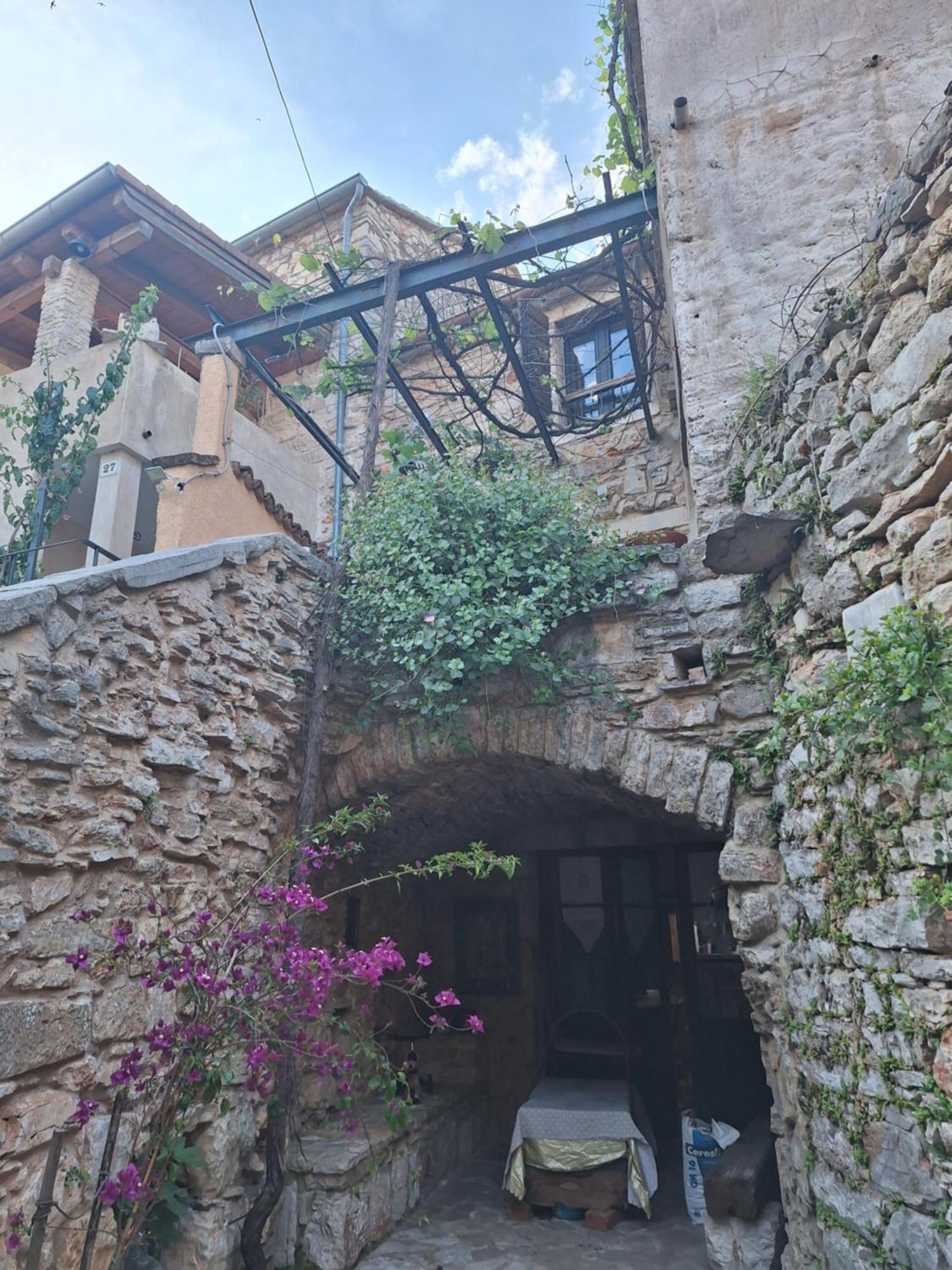 Apartment George Stari Grad  Exterior photo